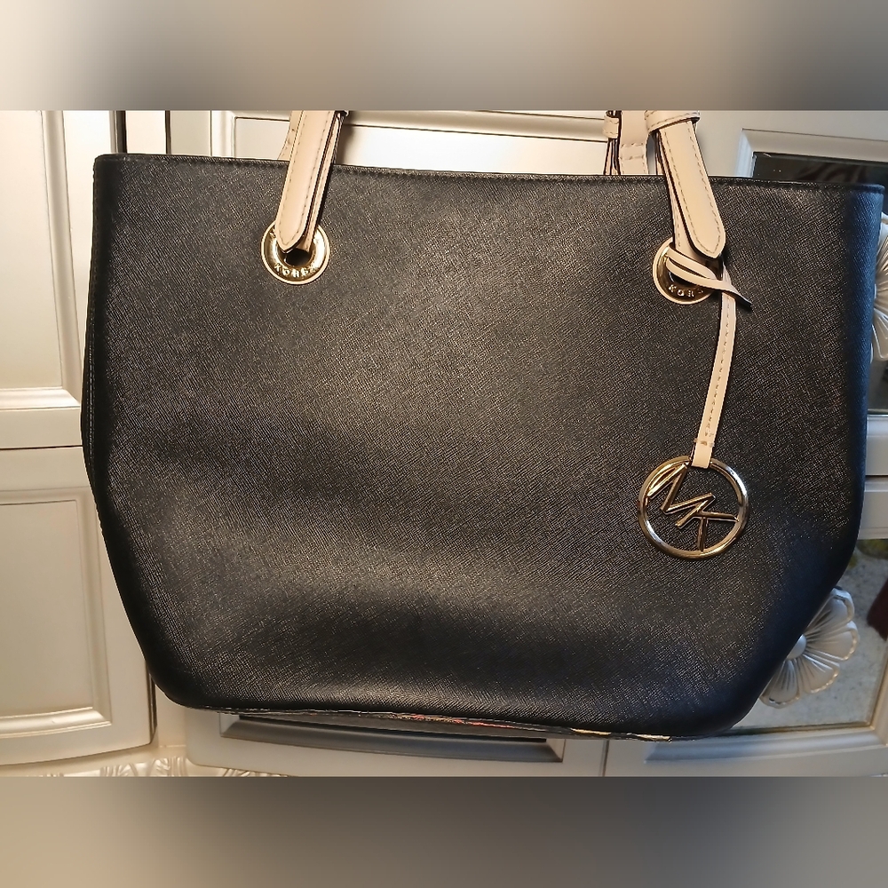Michael Kors Black Tote Bag - Picture 10 of 16